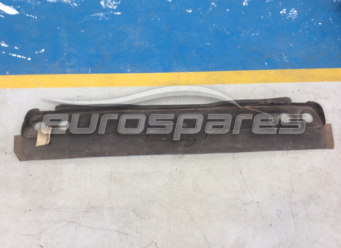 new ferrari centre rear panel. part number 2552005007 (1)