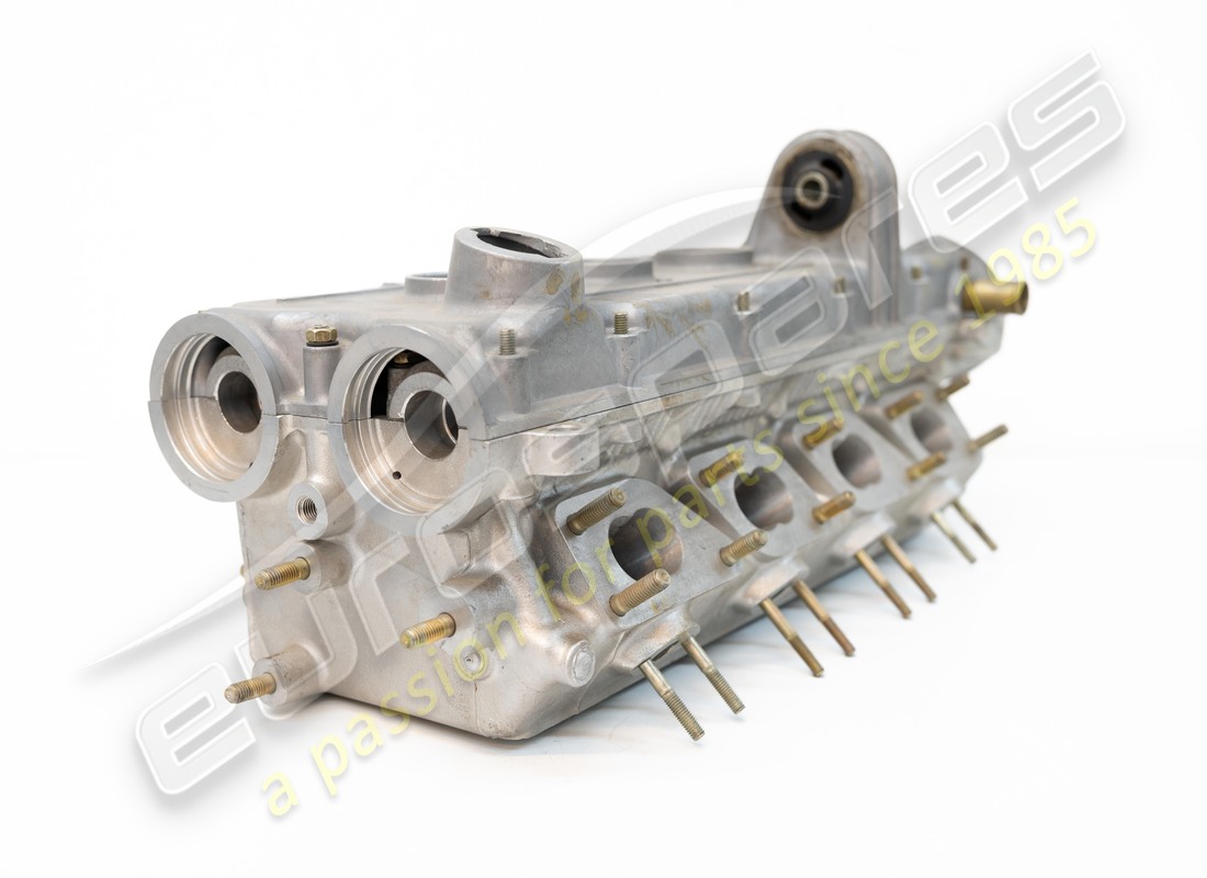 new ferrari rh cyliner head complete. part number 131877 (3)