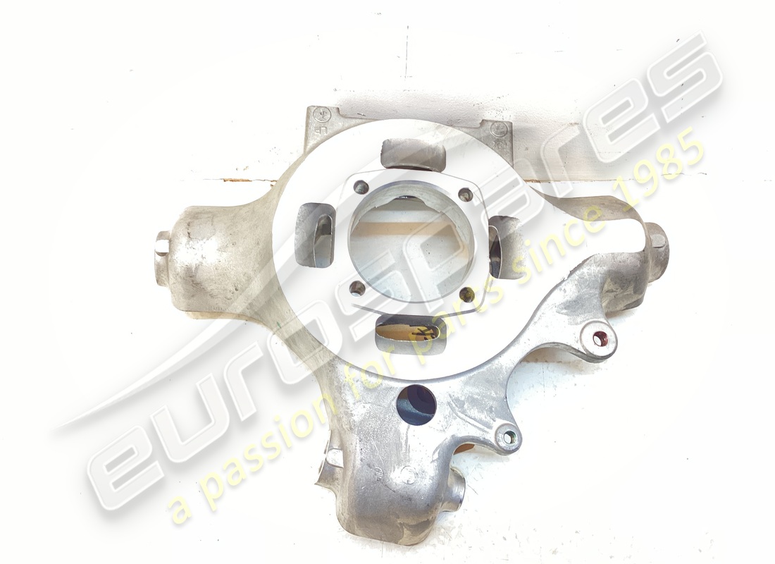 new ferrari lh front & rh rear stub axle. part number 179330 (1)
