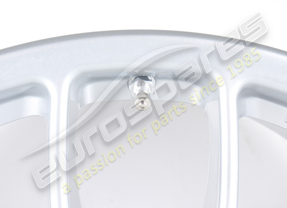 NEW FERRARI REAR WHEEL RIM. PART NUMBER 220734 (2) new ferrari rear wheel rim. part number 220734 (2)