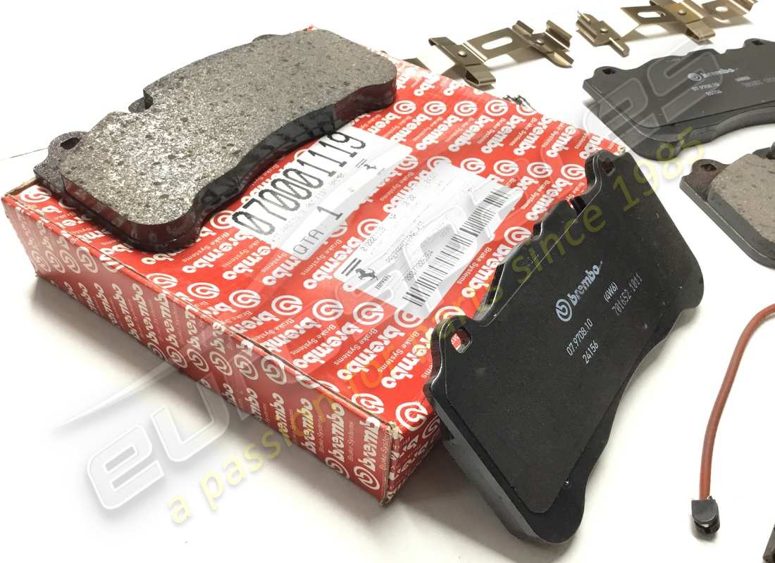 new ferrari kit of front pads carbon ceramic. part number 70001119 (2)