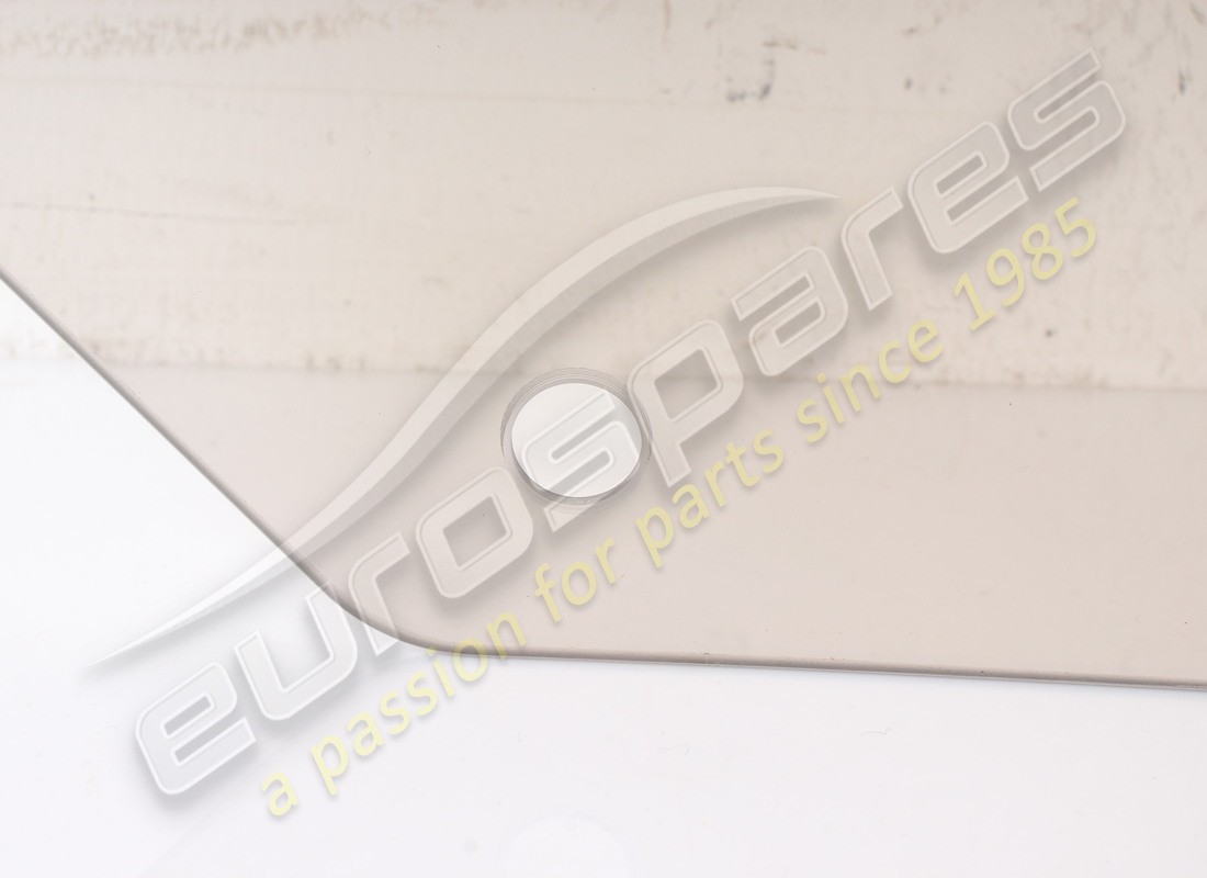 new ferrari rh door glass. part number 61533700 (4)