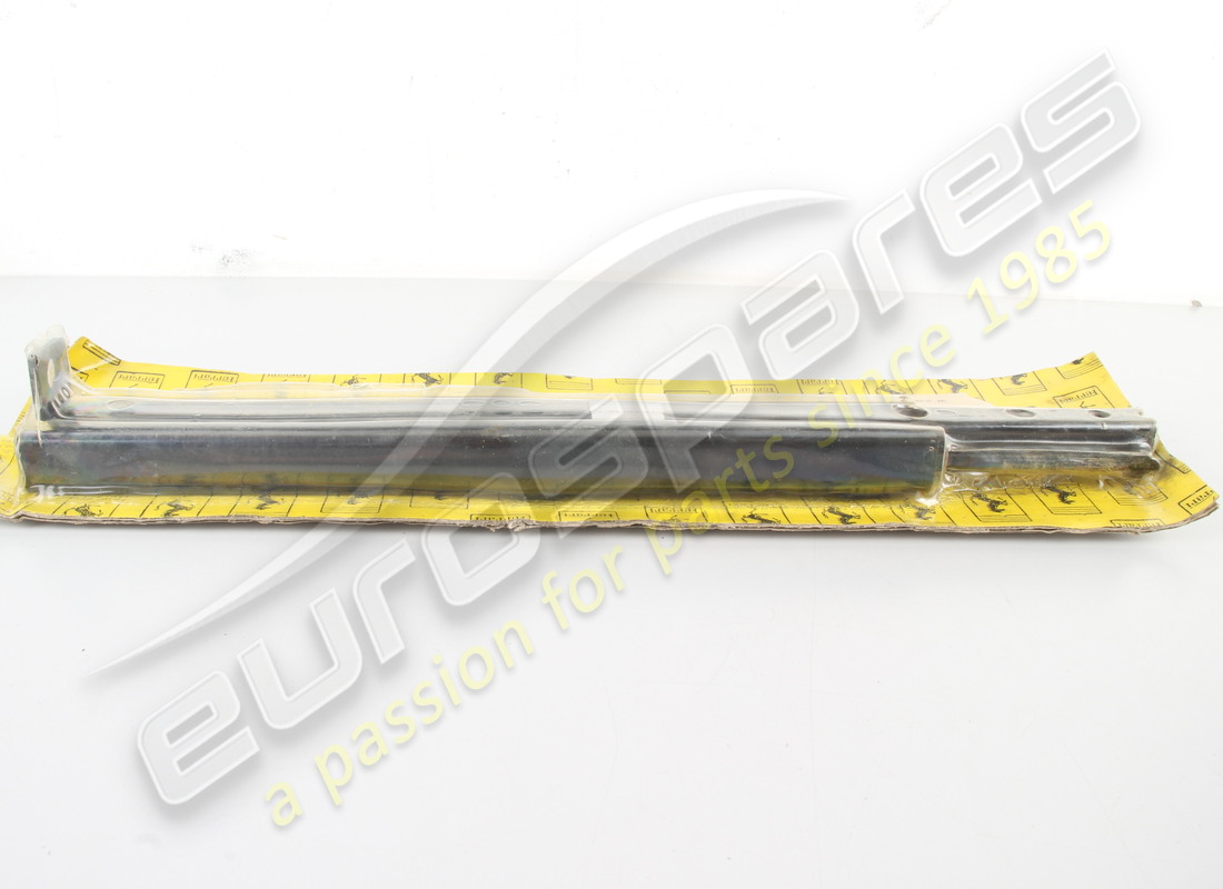 new ferrari rh guide assembly. part number 63649200 (2)