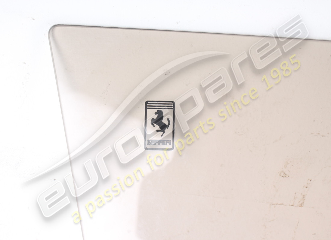 new ferrari rh door glass. part number 61533700 (2)