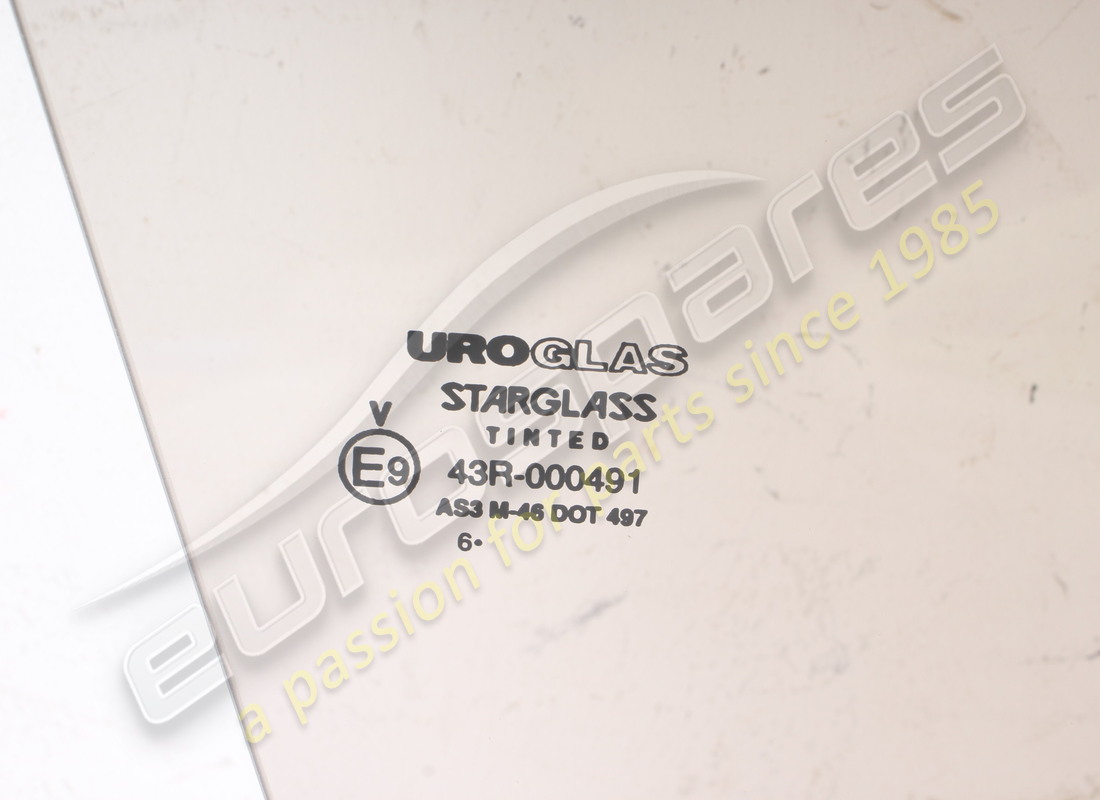 new ferrari rh door glass. part number 61533700 (3)