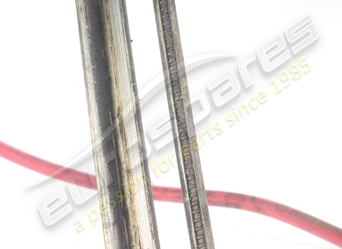 USED FERRARI RH WINDOW MOTOR/LIFT ASSEMBLY. PART NUMBER 62107200 (4) used ferrari rh window motor/lift assembly. part number 62107200 (4)