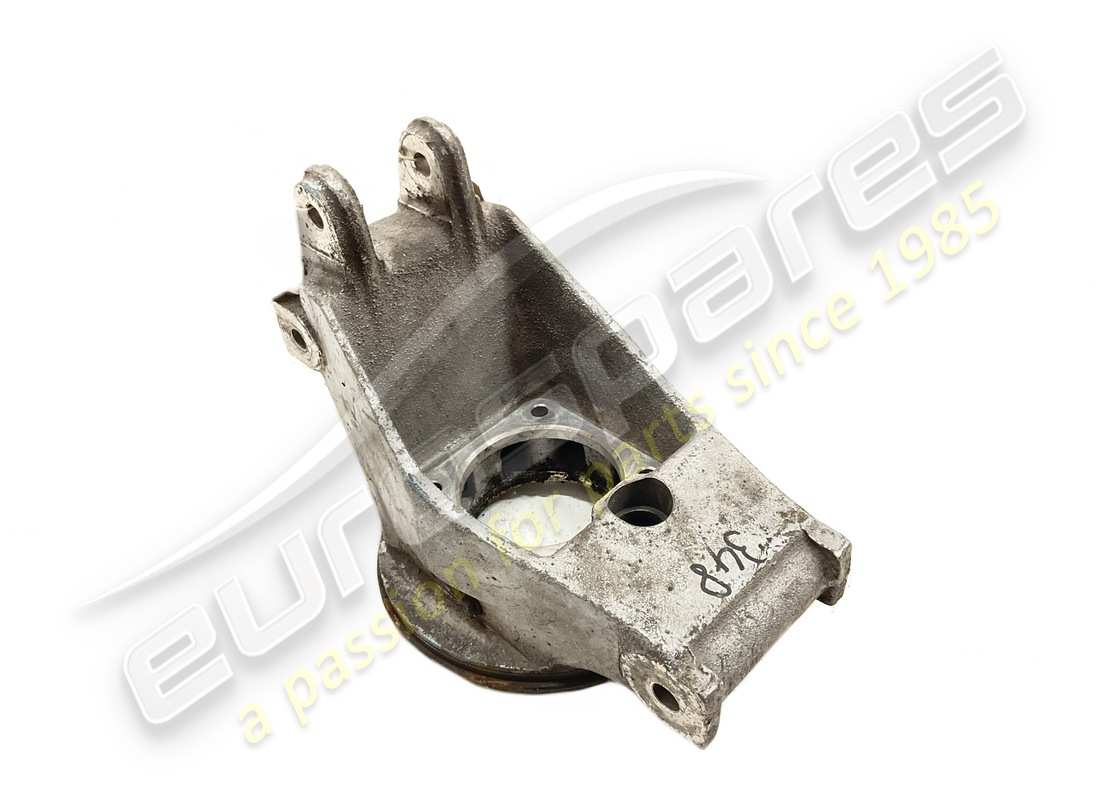 used ferrari rh rear hub holder. part number 155426 (1)