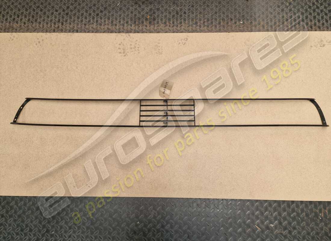 new ferrari rear grille (348 serie speciale) req 94070775/6. part number 94070739 (1)