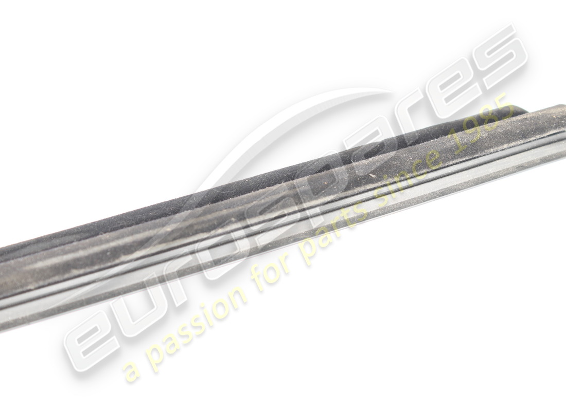 used ferrari lh outer glass scraper. part number 67129500 (3)