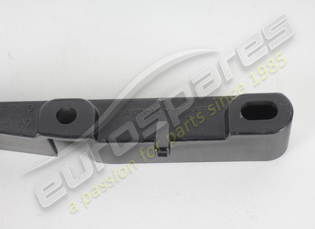 new aston martin bracket, sill applique, rh part number 6g3310610ac (5)