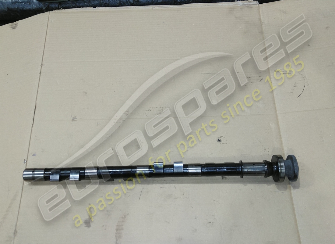 USED Ferrari LH EXHAUST CAMSHAFT COMPLETE . PART NUMBER 126558 (1)