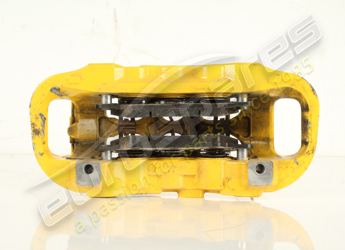 used ferrari front rh caliper with pads. part number 322141 (2)