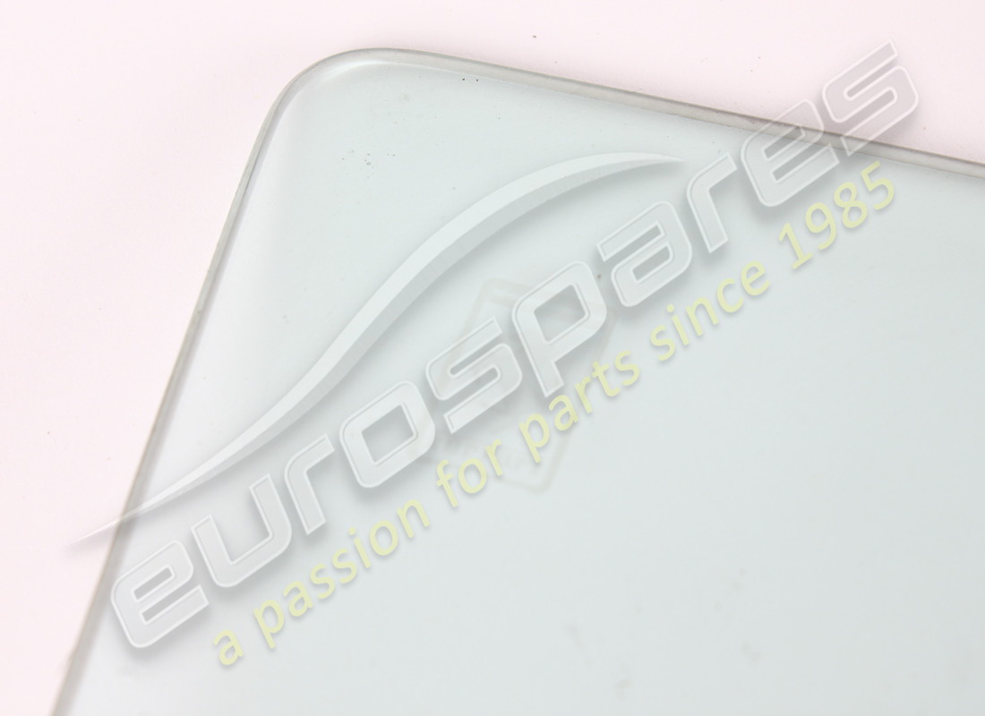 used ferrari rh door glass. part number 61034100 (2)