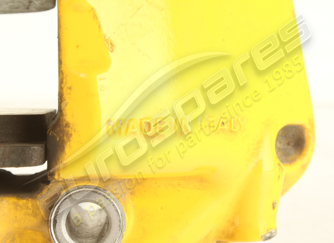 USED FERRARI FRONT RH CALIPER WITH PADS -. PART NUMBER 267318 (4) used ferrari front rh caliper with pads -. part number 267318 (4)