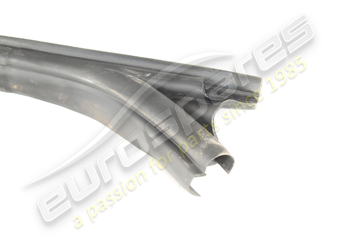 USED FERRARI RH DOOR PERIMETER SEAL. PART NUMBER 81951400 (3) used ferrari rh door perimeter seal. part number 81951400 (3)
