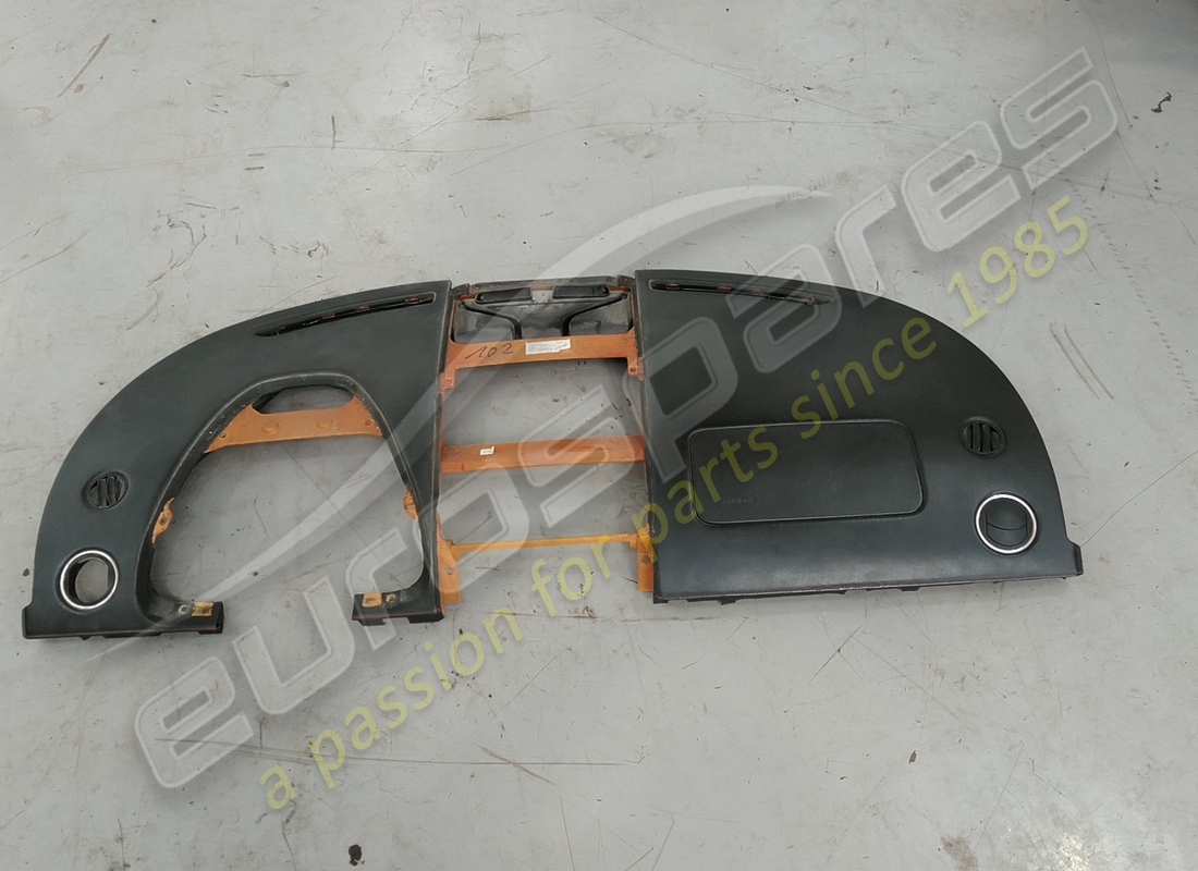 USED Lamborghini TOP PART OF DASH . (COMES WITH AIRBAG UNIT) NO AIRBAG . PART NUMBER EAP1384176 (1)