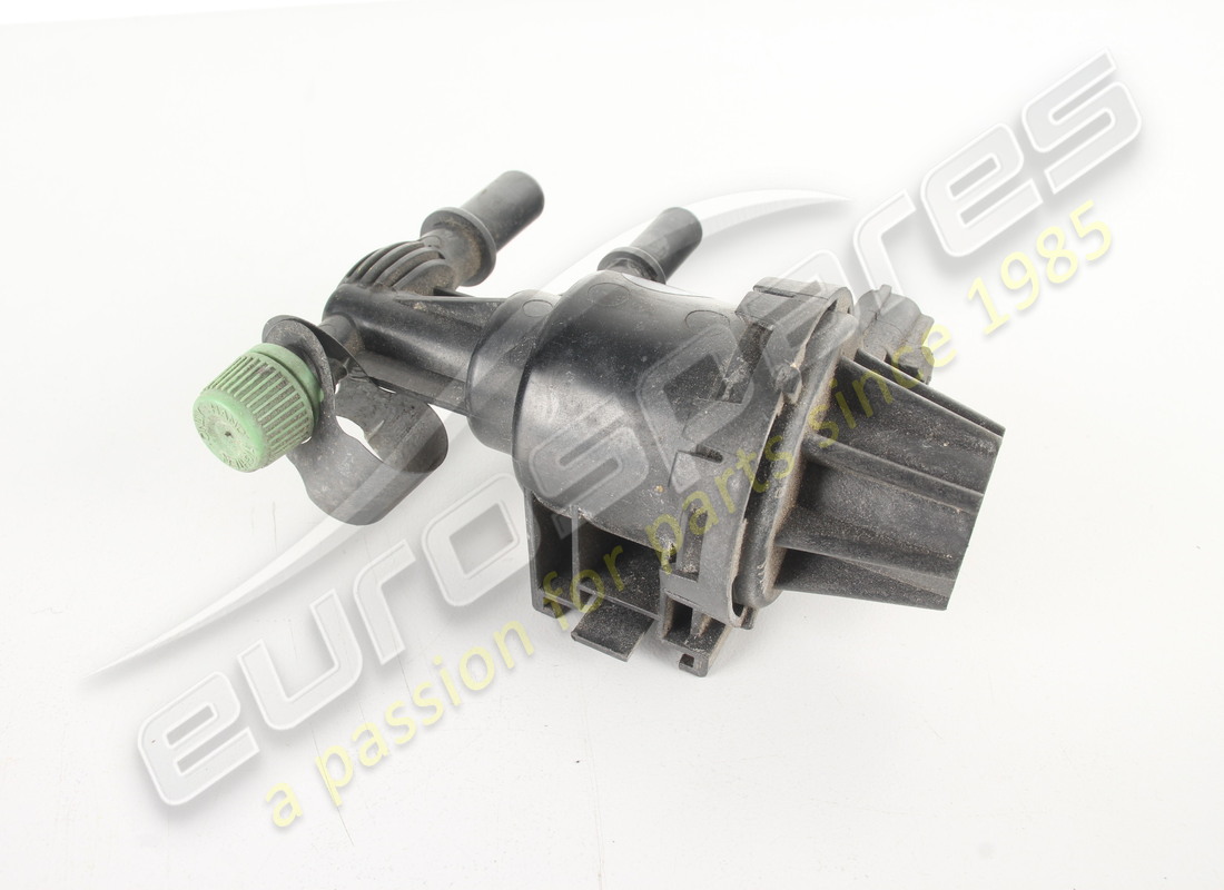 used aston martin valve assembly fuel vapour vent. part number 4l249g641bb (2)