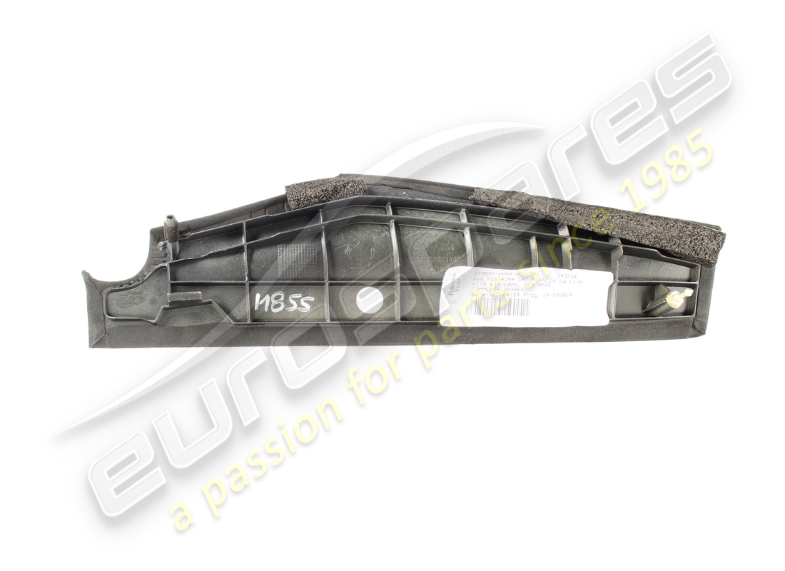 used ferrari complete rh lateral dashboard surround. part number 870868 (2)