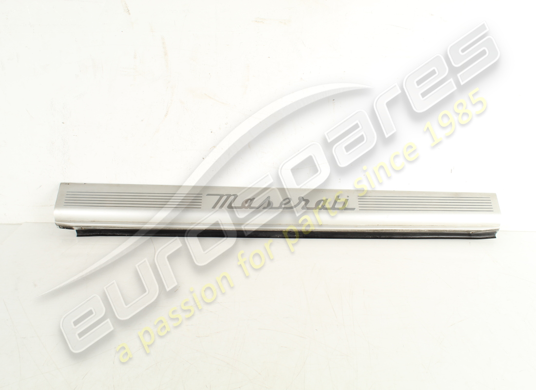 USED Maserati RH UNDERDOOR MOULDING . PART NUMBER 386100314 (1)