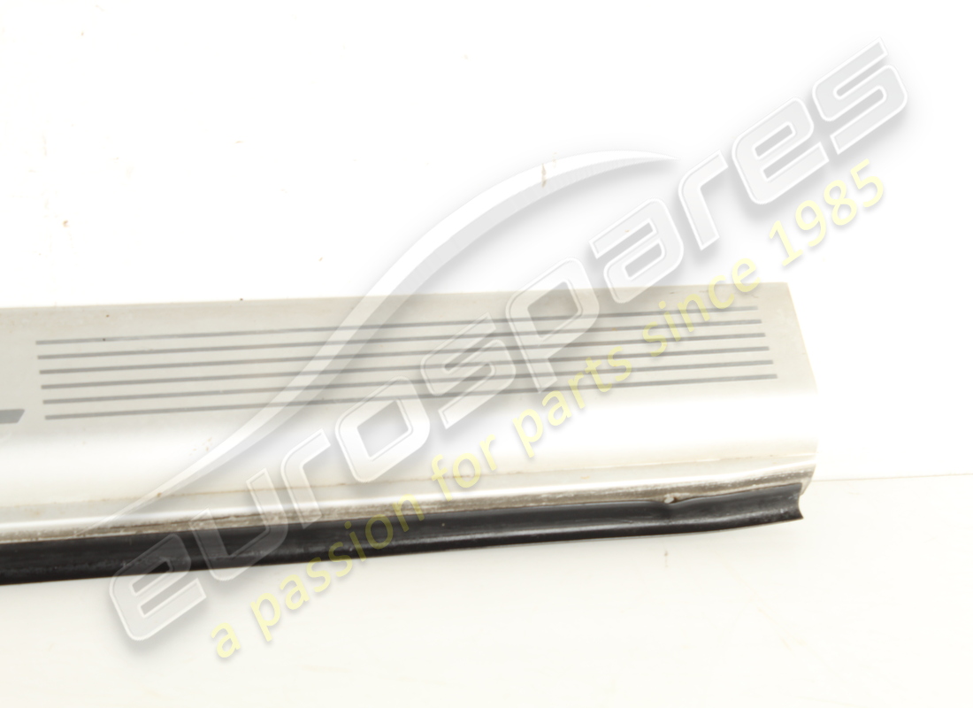 used maserati rh underdoor moulding. part number 386100314 (3)