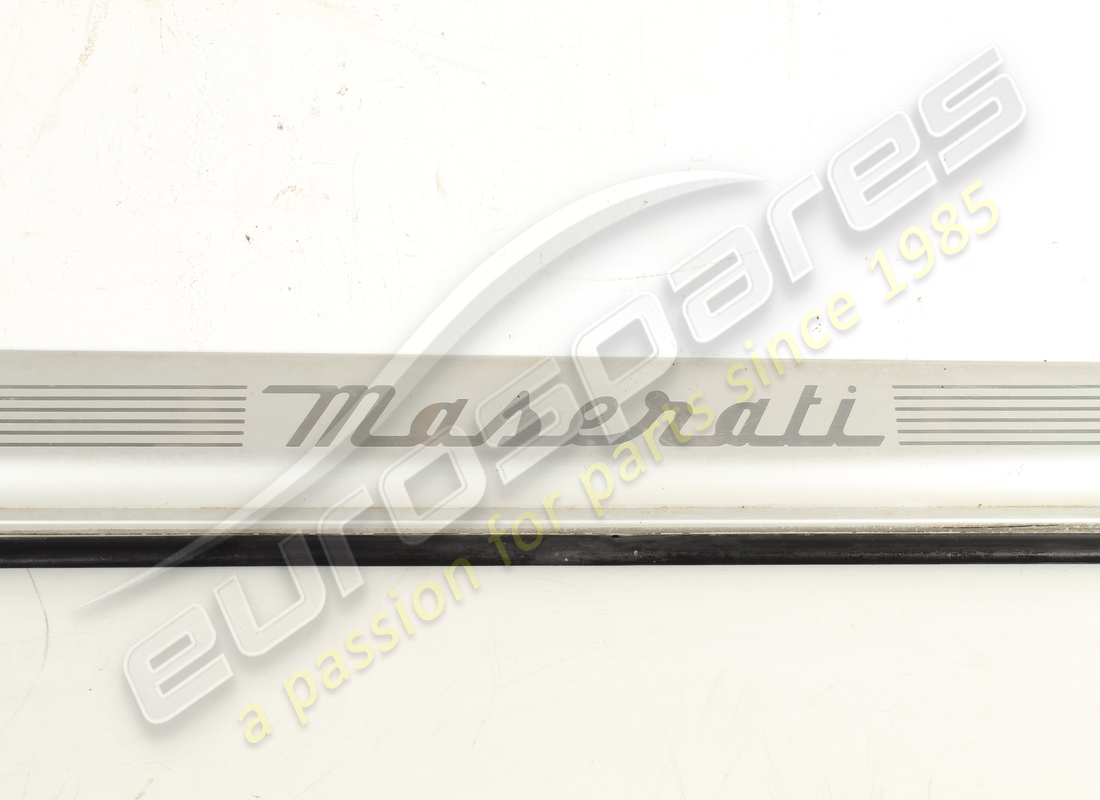 used maserati rh underdoor moulding. part number 386100314 (4)