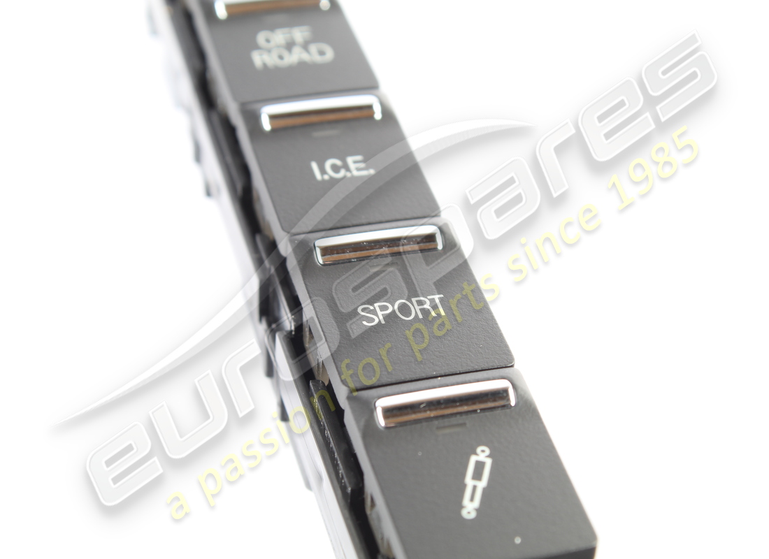 new maserati control trim on gearshift le. part number 670128087 (3)