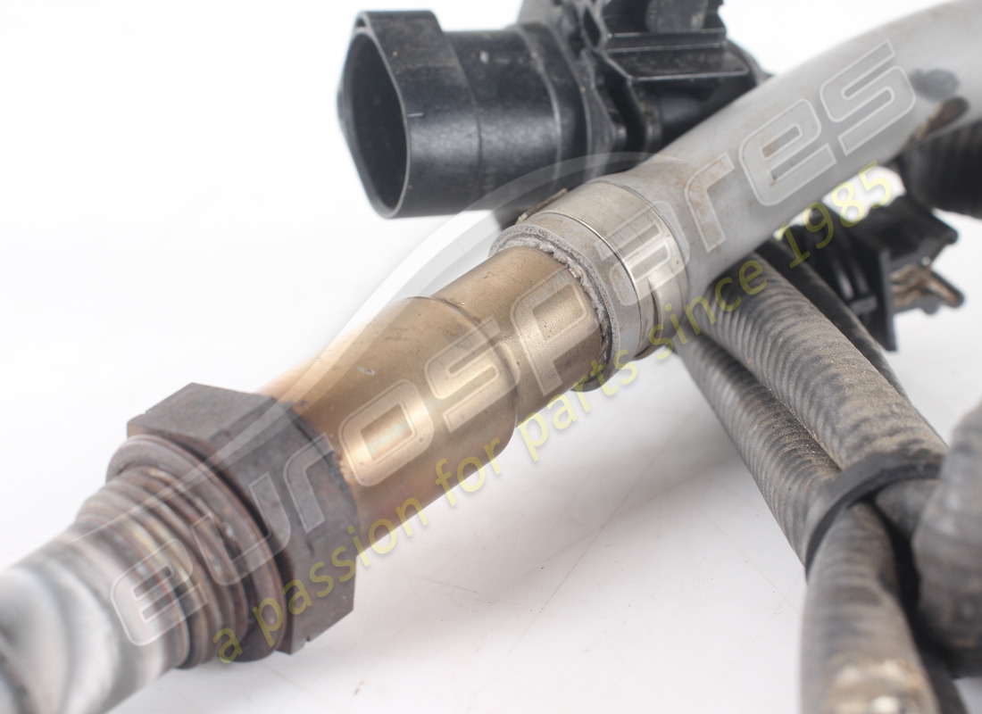 USED FERRARI FRONT OXYGEN SENSOR. PART NUMBER 292582 (3) used ferrari front oxygen sensor. part number 292582 (3)