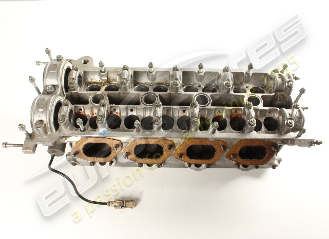 used ferrari rh cylinder head complete. part number 180705 (1)