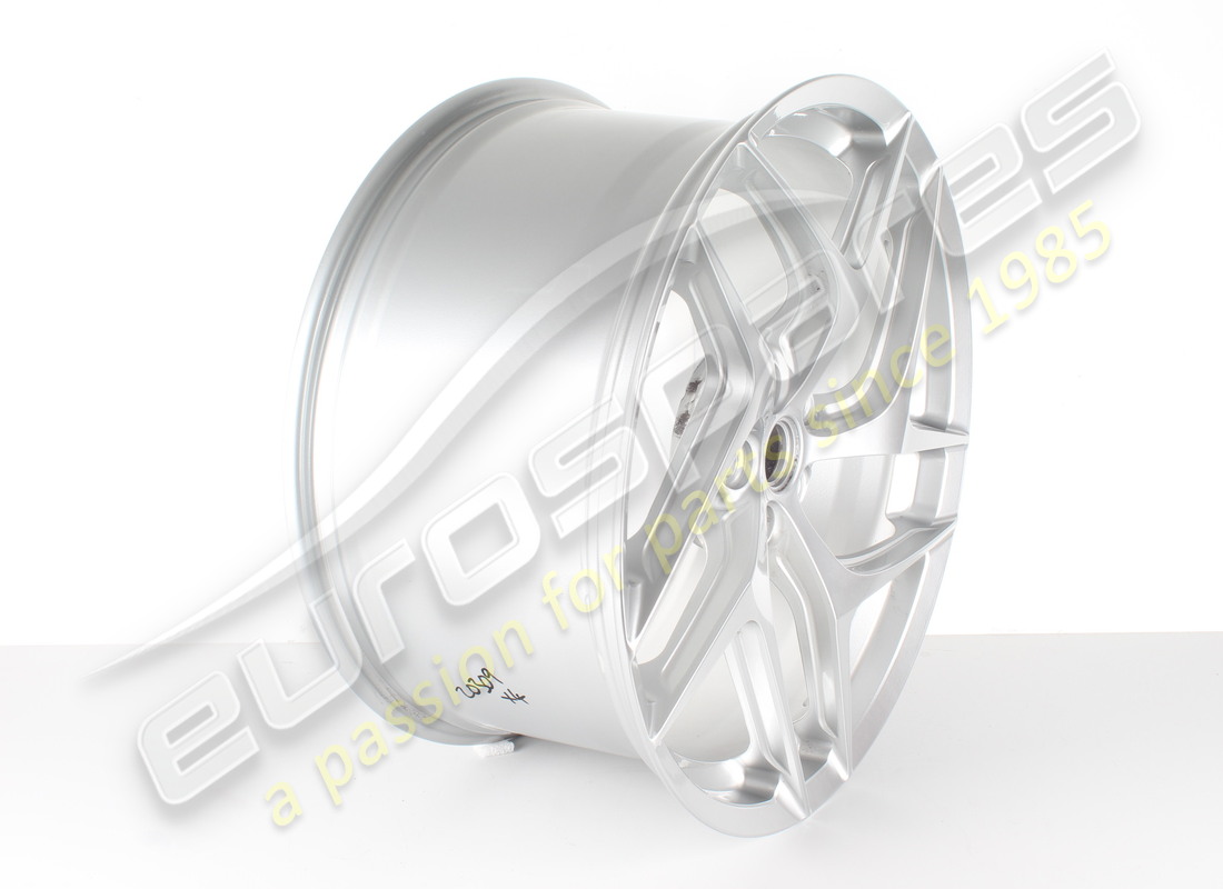 reconditioned ferrari rh front wheel. part number 334486 (2)