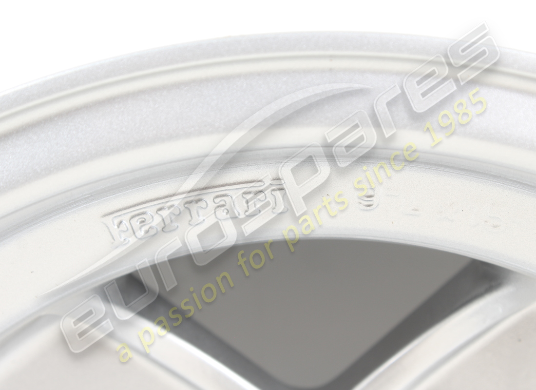 reconditioned ferrari rear wheel 9x15. part number 109193 (2)