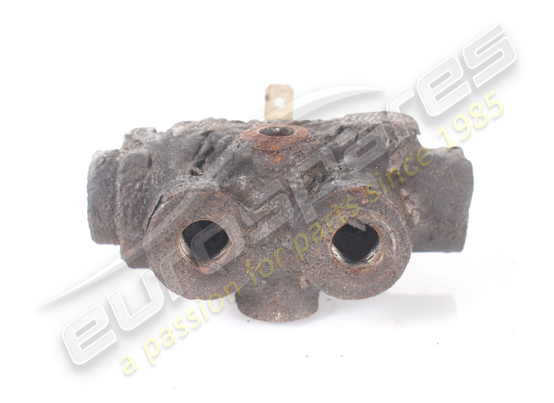 USED FERRARI BRAKE INDICATOR VALVE. PART NUMBER 127757 (4) used ferrari brake indicator valve. part number 127757 (4)