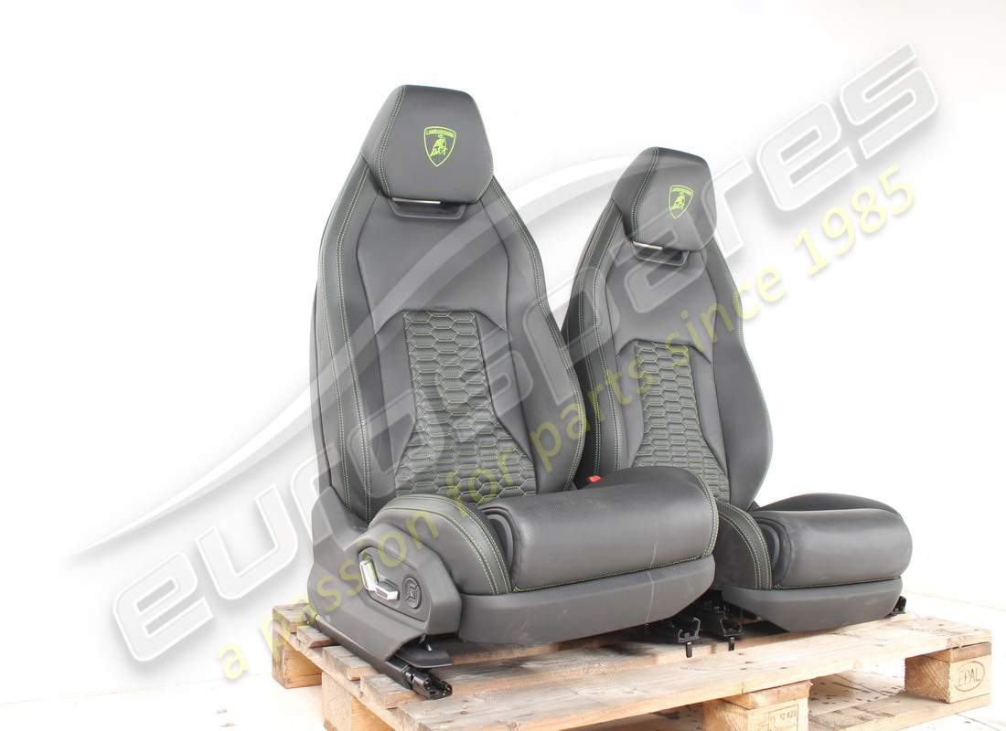 used lamborghini complete seat set. part number eap1227394 (2)