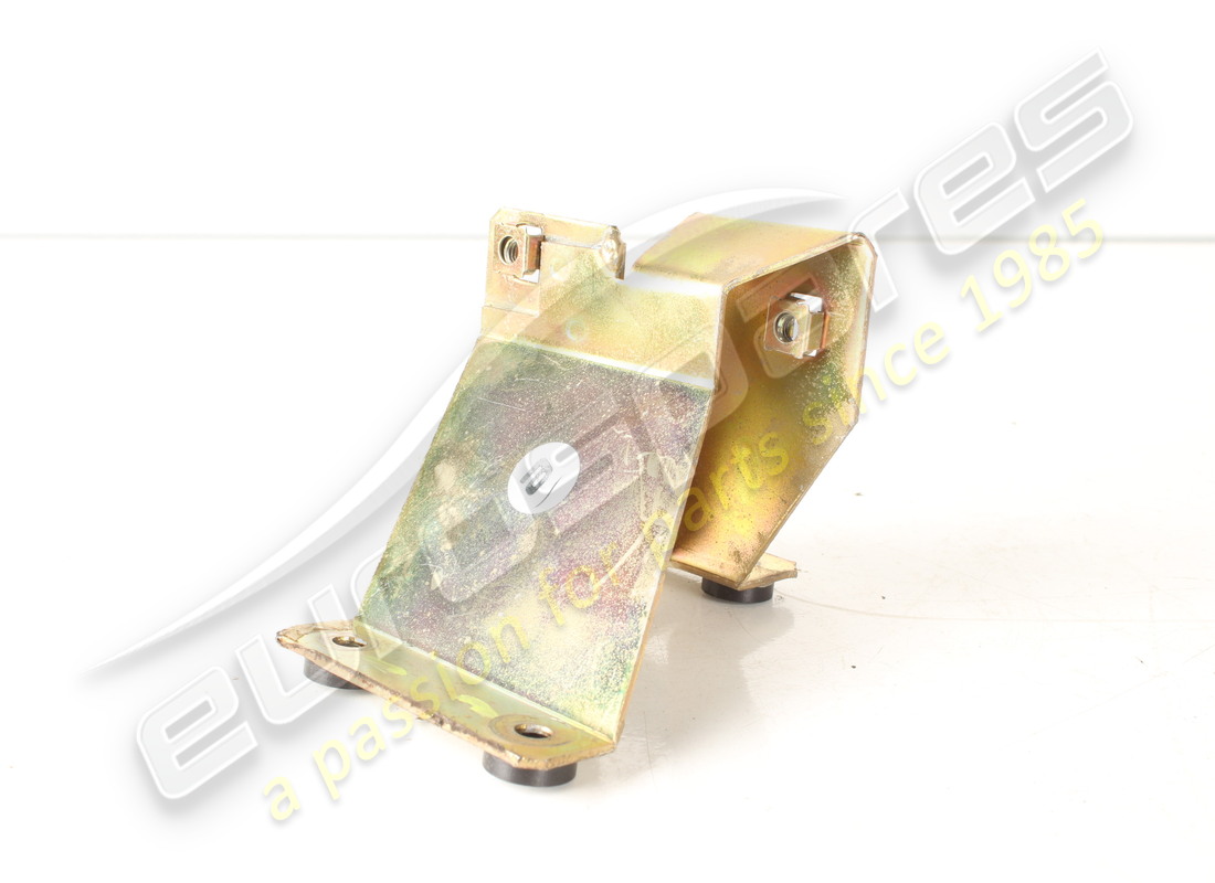 used ferrari rh bracket. part number 67000200 (2)