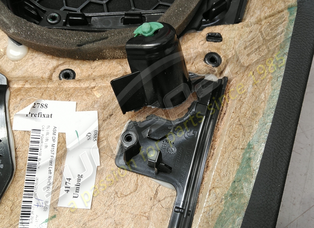 damaged maserati pannello porta ant.sx complete gd. part number 670023128 (3)