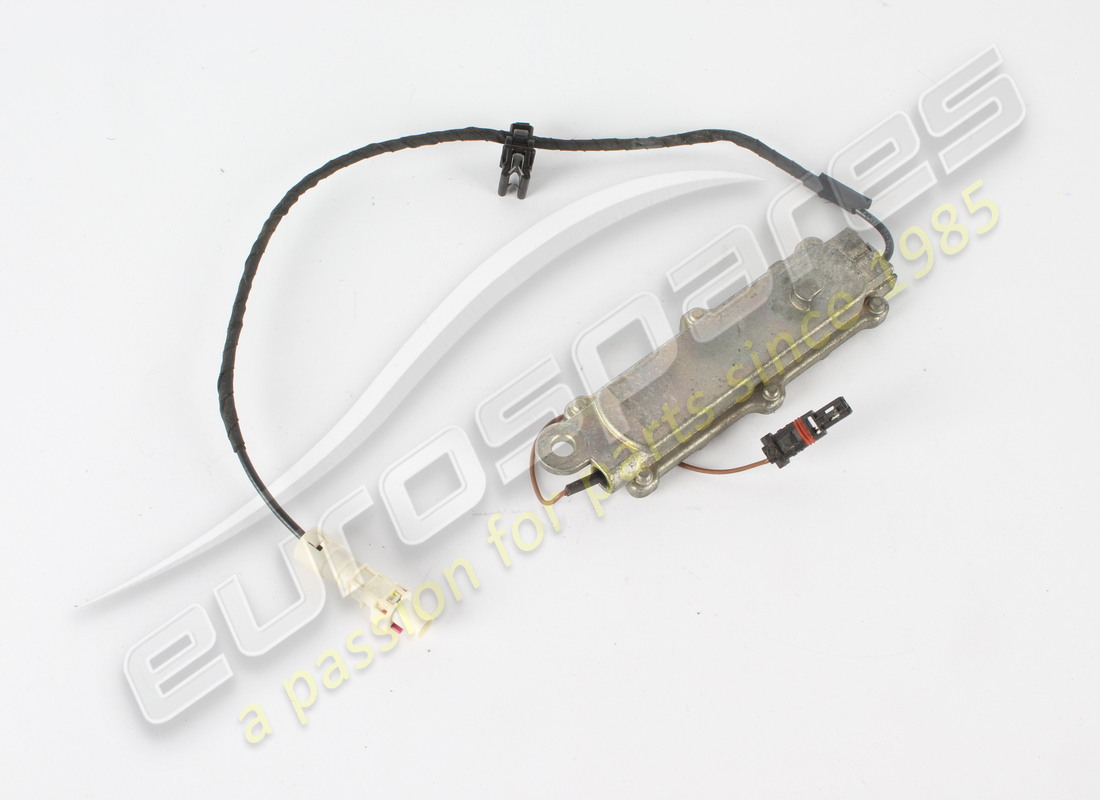 used lamborghini antenna amplifier part number 4s0035225
