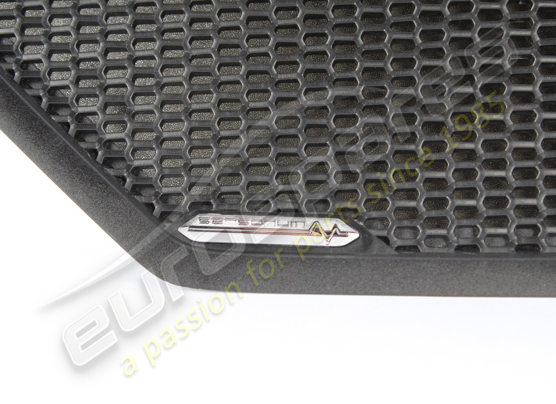 used eurospares grille & logo. part number eap1469427 (2)