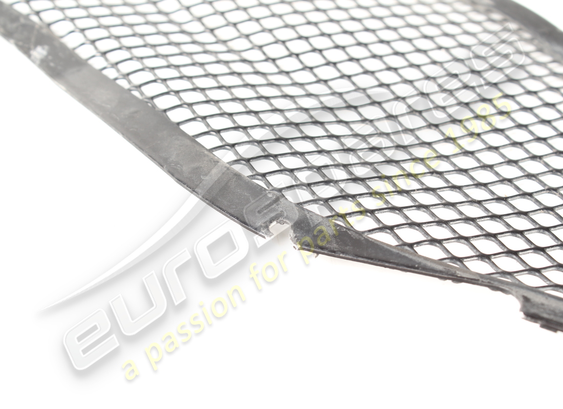 damaged ferrari lower rear rh grille -rear b. part number 81373400 (2)