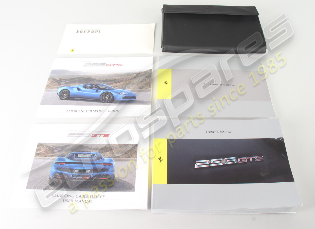 USED Ferrari Ferrari 296 BOOKLET PACK COMPLETE WITH WARRANTY BOOK . PART NUMBER EAP1481295 (1)