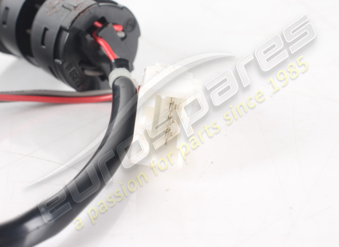 used maserati passenger comp. temp. sensor. part number 385500199 (4)