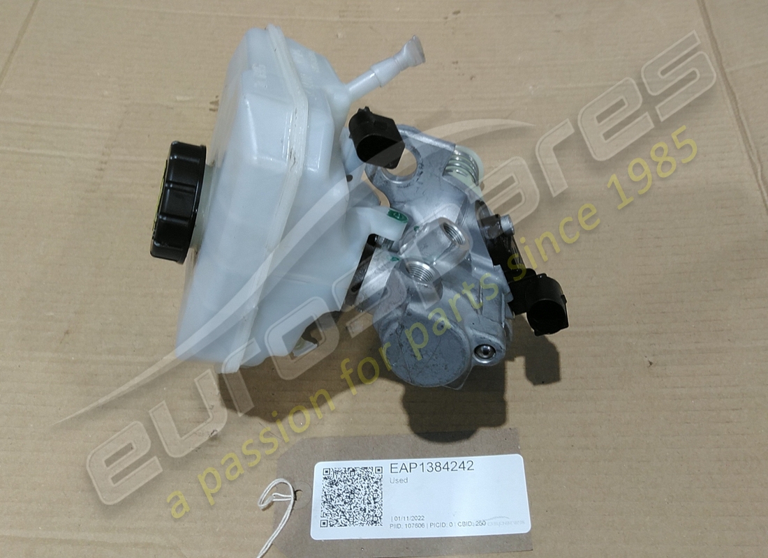 used eurospares tandem master cylinder & reservoir. part number eap1384242 (2)