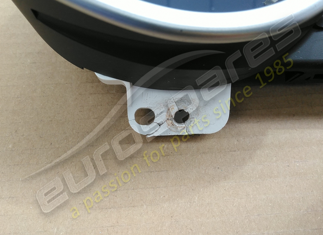 damaged maserati maserati part 670100154. part number 670100154 (2)