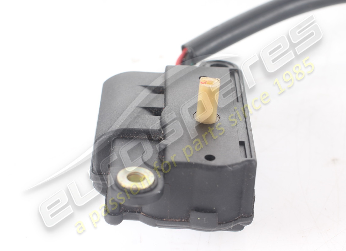 USED FERRARI HEATER VALVE MOTOR. PART NUMBER 126325 (4) used ferrari heater valve motor. part number 126325 (4)