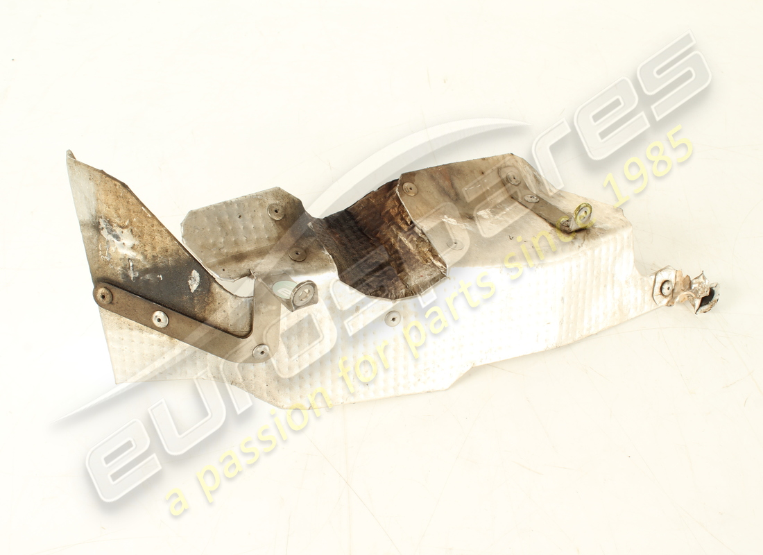 USED FERRARI COMPLETE RH REAR HEAD HEAT SHI. PART NUMBER 295113 (5) used ferrari complete rh rear head heat shi. part number 295113 (5)