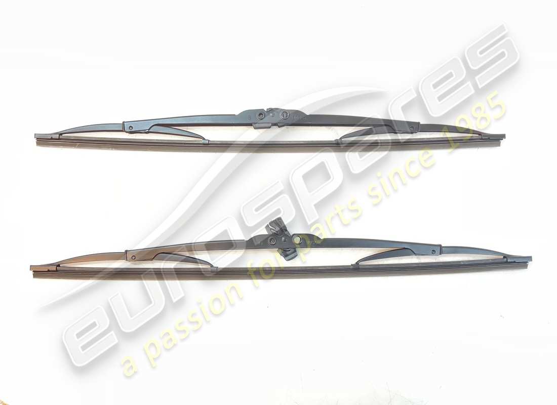 new oem 18in wiper blade (pair). part number 64026000 (1)