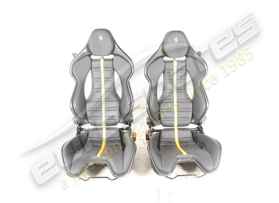 USED Ferrari 296 DAYTONA CARBON SEATS (SIZE LARGE) . PART NUMBER EAP1490392 (1)