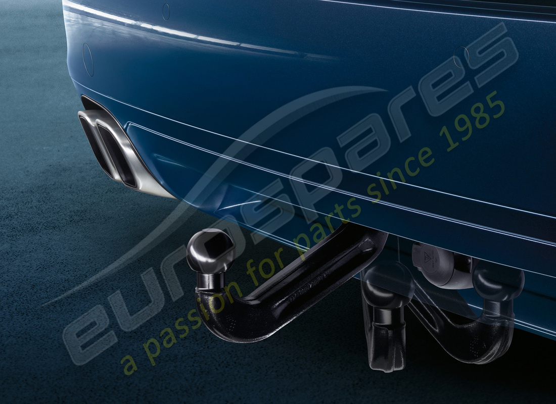 new porsche tow hitch with manually detachable ball head. part number 95804480134 (1)