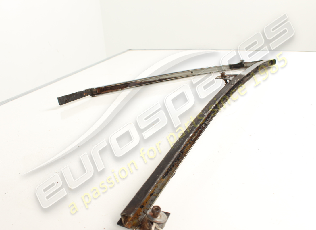 used ferrari lh main quarter light frame. part number 20283300 (2)