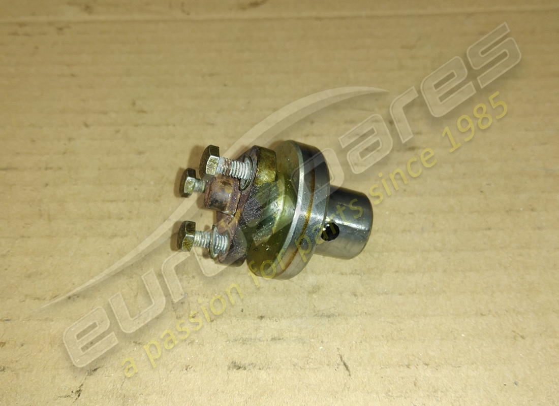 USED Ferrari DISTRIBUTOR DRIVE JOINT . PART NUMBER 133063 (1)