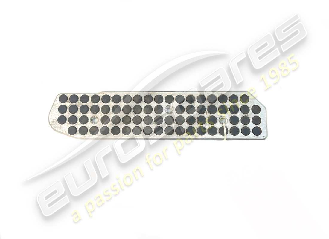 used aston martin rh f/r cover plate. part number 6g3312021aa (1)