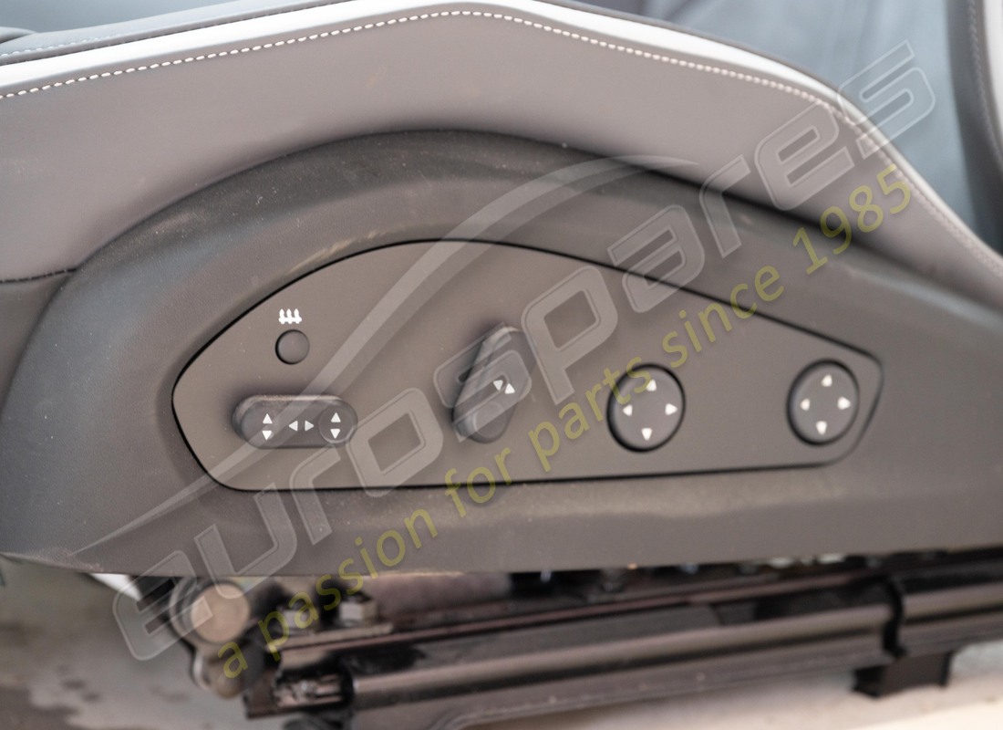 damaged ferrari full electric std style seats with alcantara centre & leather bolsters, horse stitched on headrest,. part number eap1563082 (12)